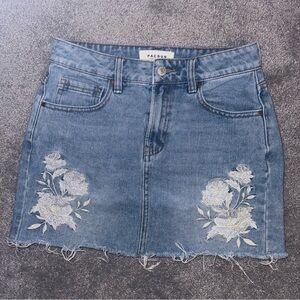 PacSun denim mini skirt distressed frayed hem white floral embroidery size 24